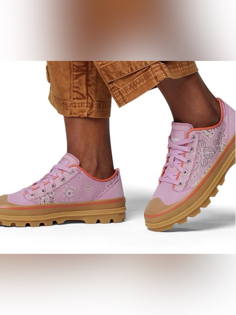 Sorel Scout N About Low Sneakers in the Aura/Gum colorway sz 9